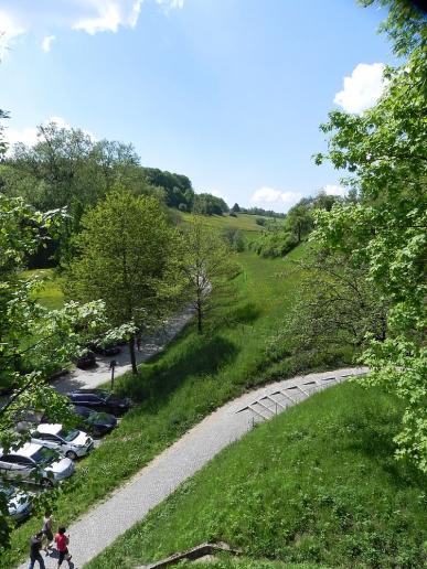 Parkplatz Eselsmühle · Weg hoch zum Bundeswanderweg 